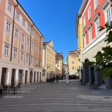 Bilocale Cavana Life * Триест